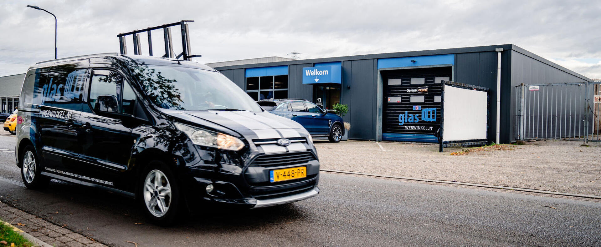 Glashandel Apeldoorn; Auto van Glaswebwinkel.nl