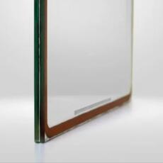 Gehard vacuum isolatieglas voorzien van een absorptiestrip