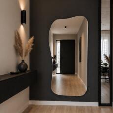 Organische spiegel verzilverd blank met vloeiende vorm en heldere reflectie