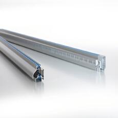 De DucoSmart 60 RAL is een compact ventilatierooster met hoge luchtdoorlaat en een strakke afwerking in 2 gewenste RAL-kleuren.