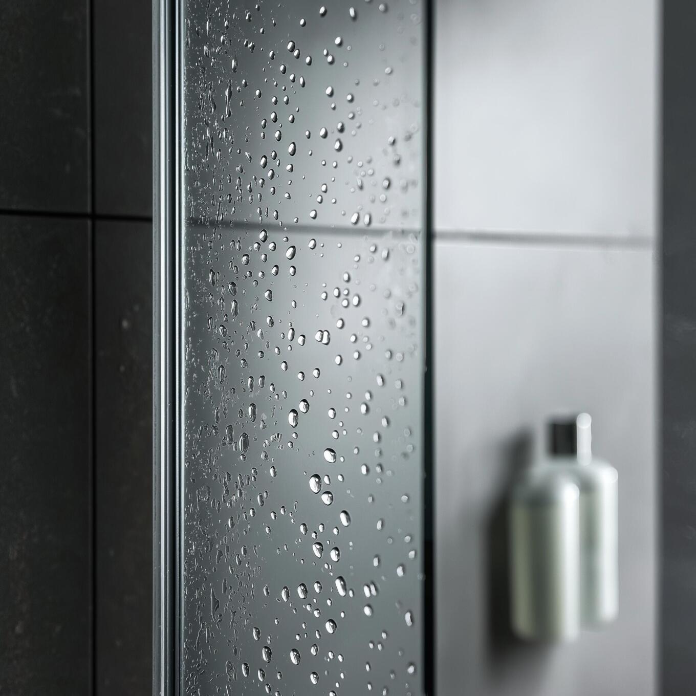 Veiligheidsglas voor een douchewand